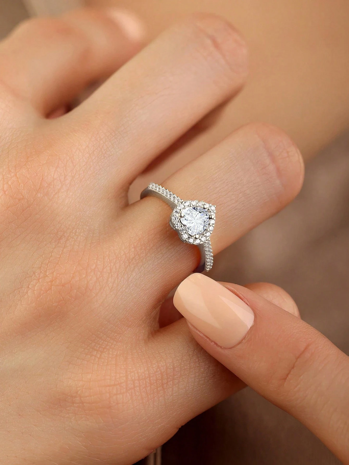 Magnifique bague en forme de c - Body Jewelry High Quality avis et prix