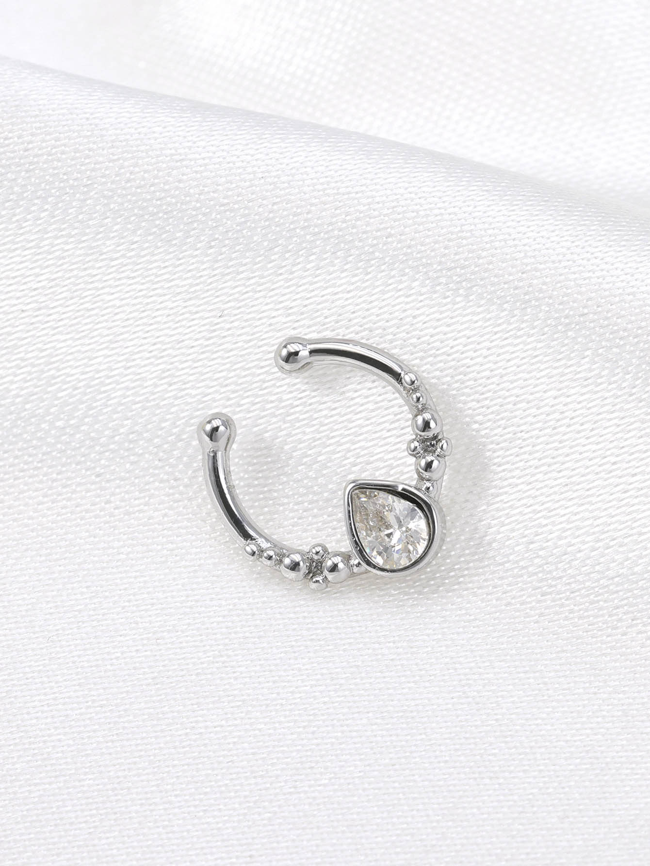 Anneau de faux nez en fer à ch - Body Jewelry Nose Ring avis et prix